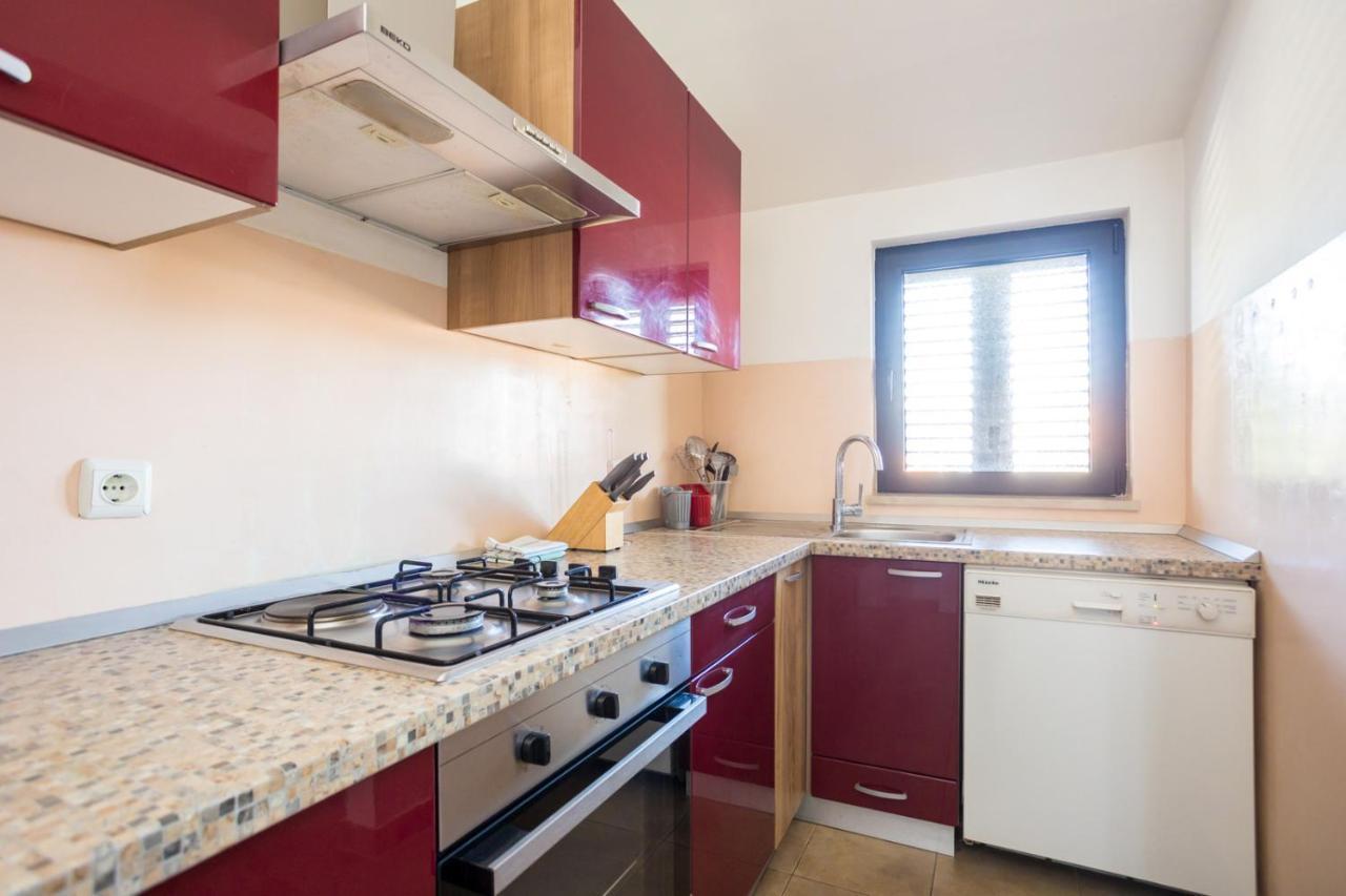 Apartmani Beba Omisalj Exterior photo